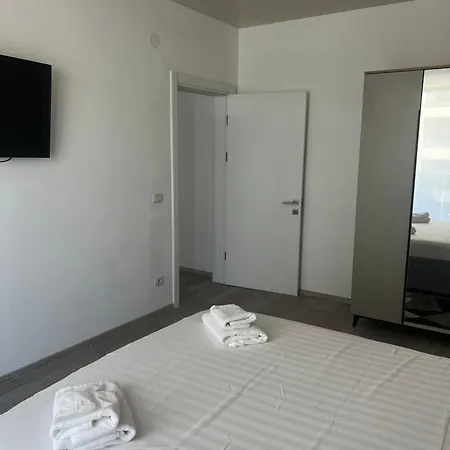 Апартаменты 303 B1 Almar Luxury Residence-renting & Free Pool Нэводари